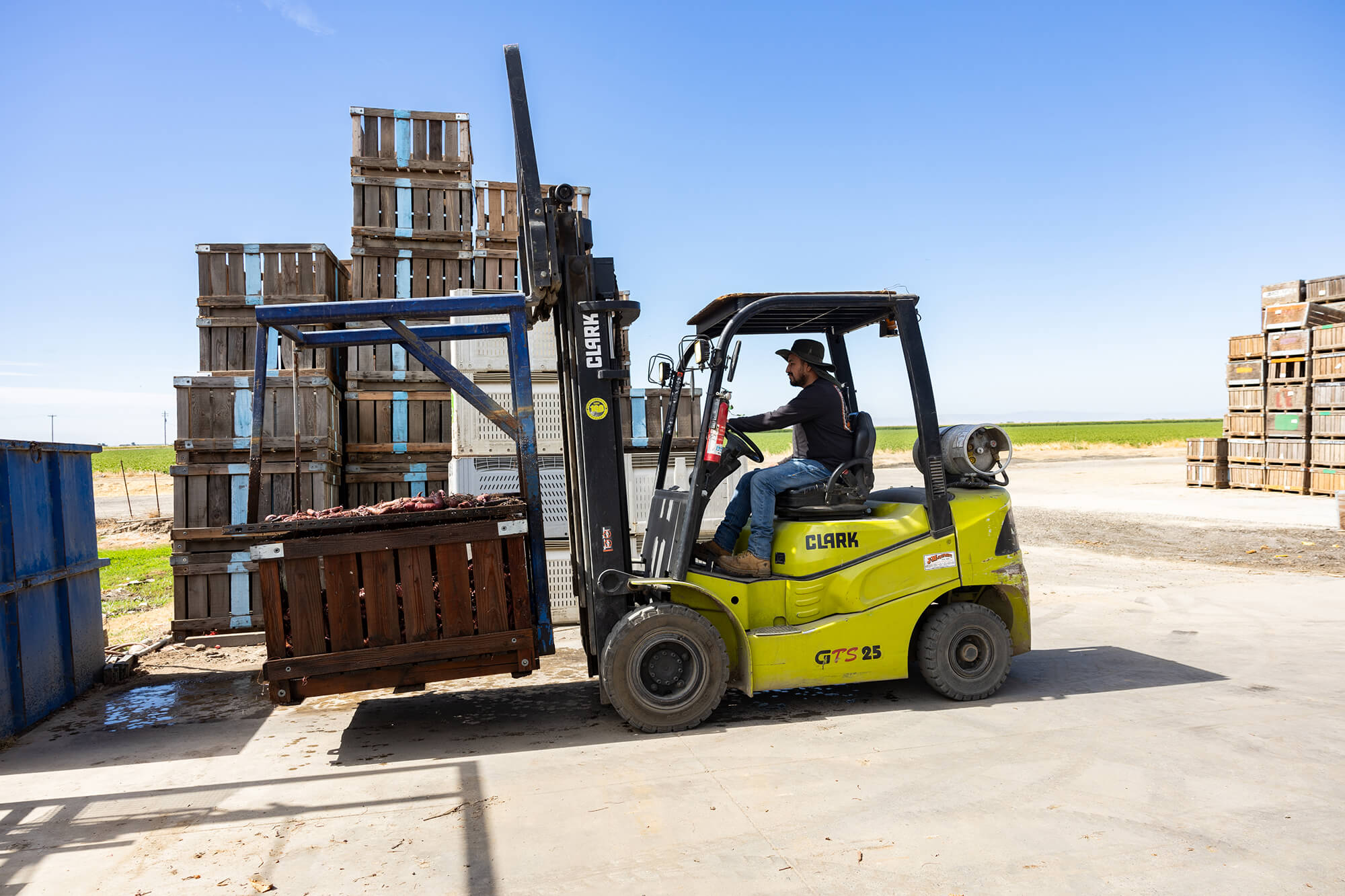 Cross-Dock & Handling Services